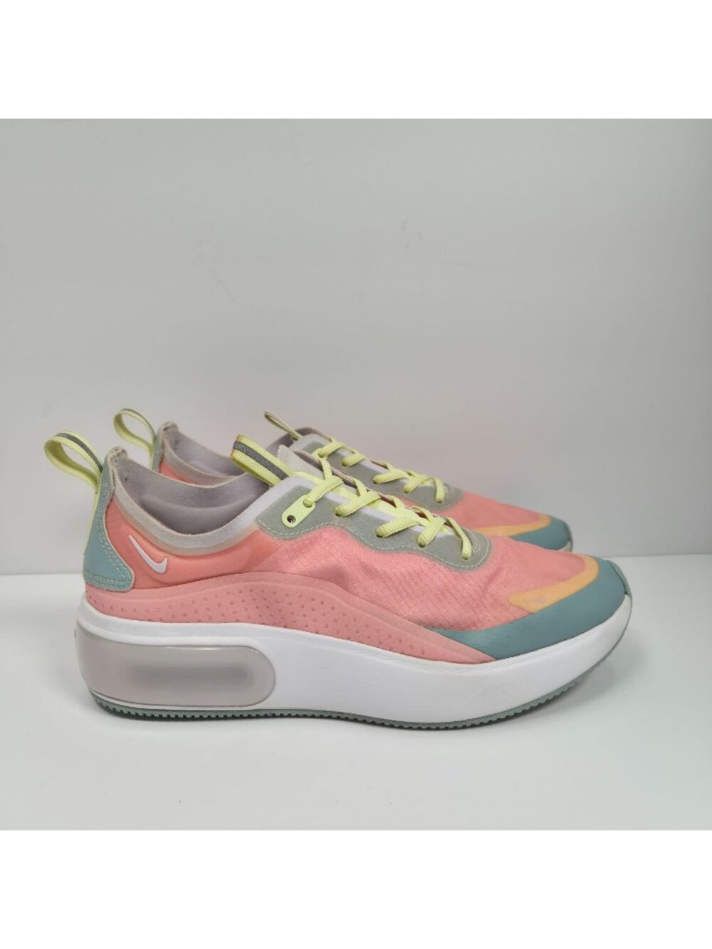 Nike Air Max Dia SE Women's Bleached Coral Pink Sneakers AR7410-603 US Size 7.5